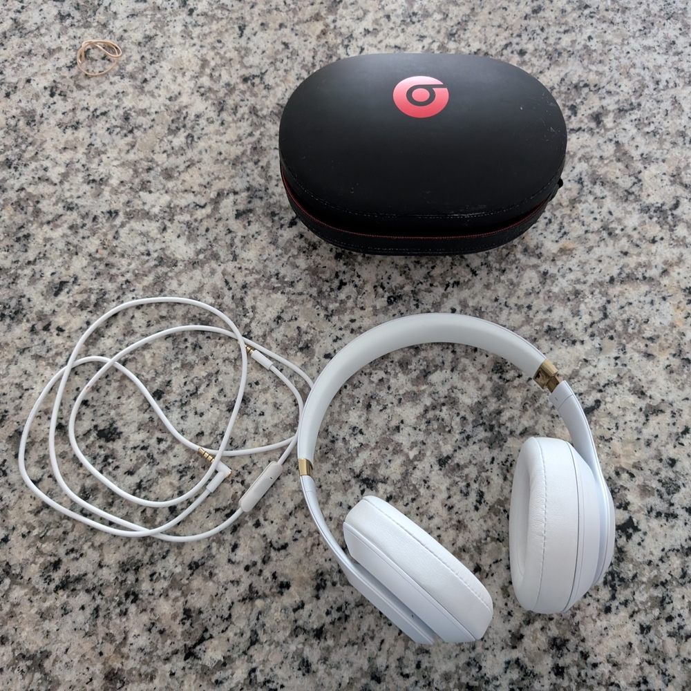 Beats by Dre White Over-Ear Headphones